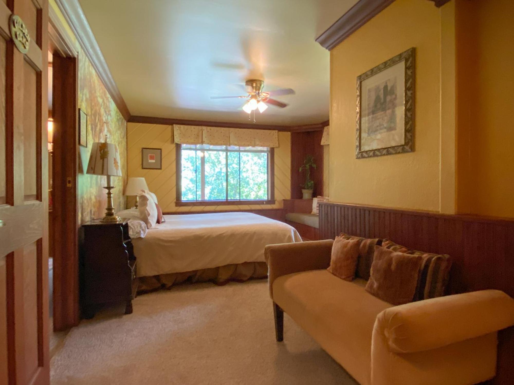 Country Sunshine Bed And Breakfast Hermosa Exterior photo