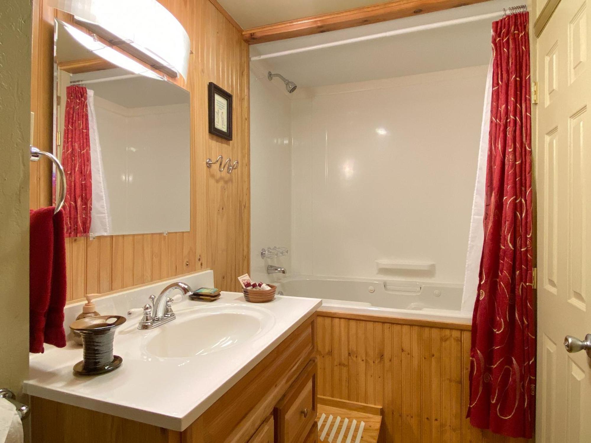 Country Sunshine Bed And Breakfast Hermosa Room photo